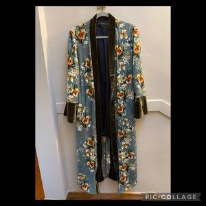 Zara Trafaluc Outerwear floral and velvet jacket/robe